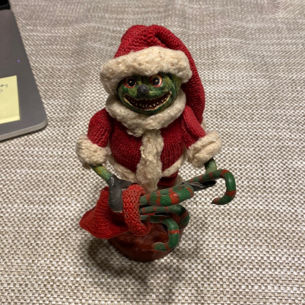 Grinch Santa.  4/15.